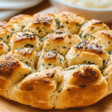 Crockpot Garlic Parmesan Pull-Apart Bread