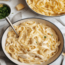 One Pot Chicken Alfredo Pasta